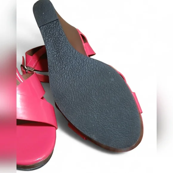 MUDD Women's Size 8 Vibrant Pink Wedge Sandals - Picture 6 of 7
